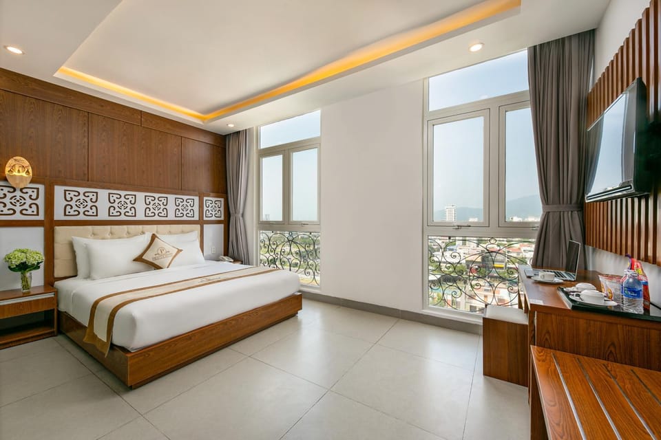 Bed, TV and multimedia, Photo of the whole room, Bedroom, hair dresser