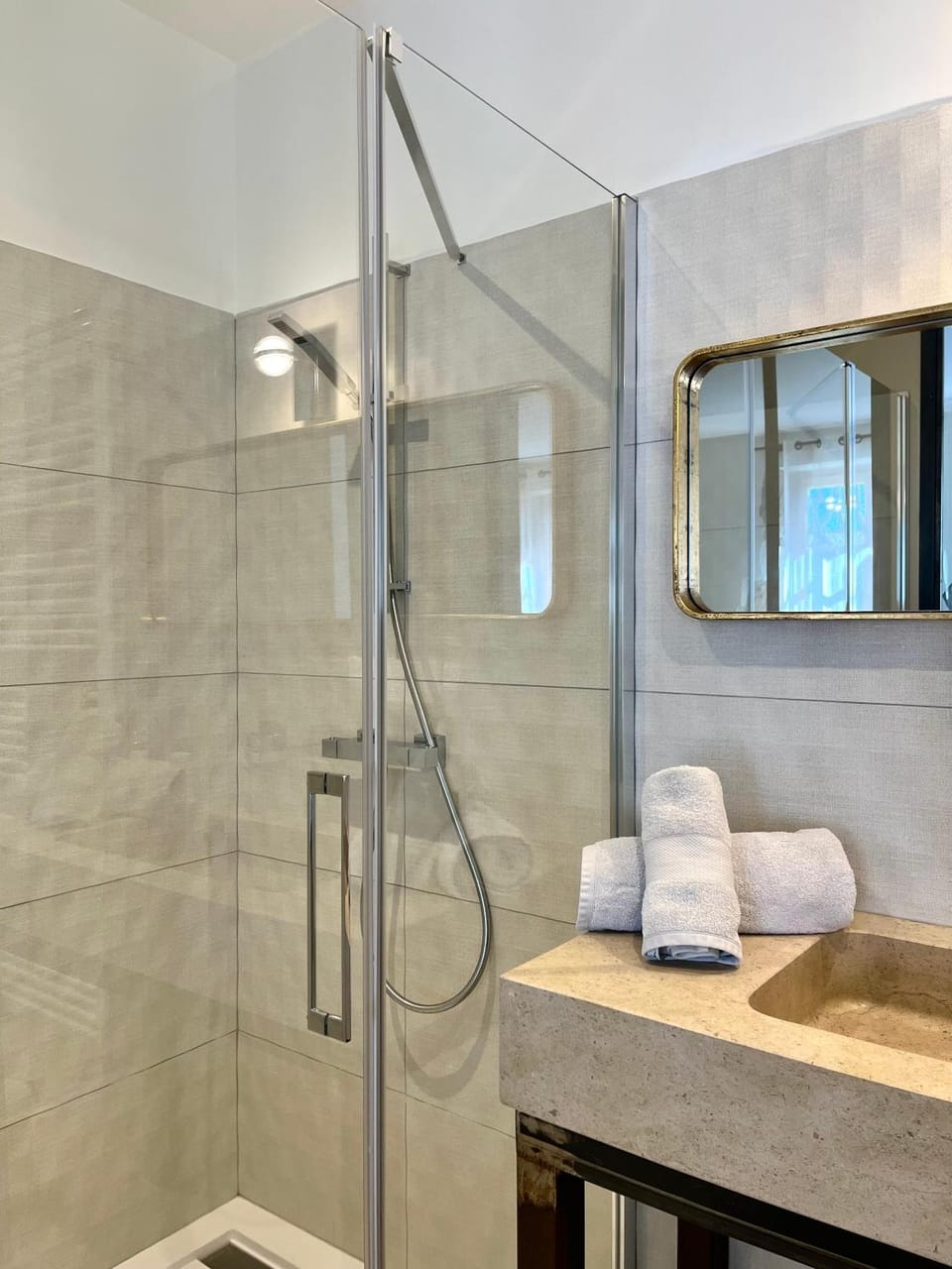 Shower, Bathroom, towels