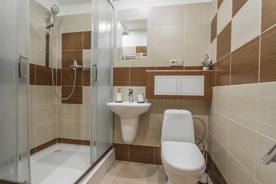 Shower, Toilet, Bathroom