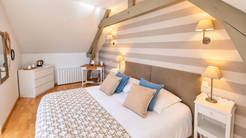 Bed, Coffee/tea facilities, Bedroom, wardrobe