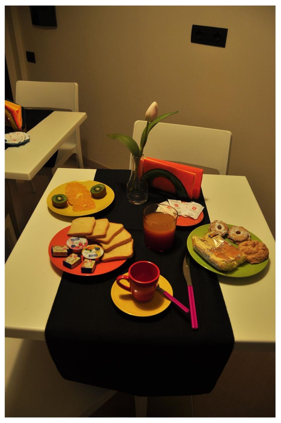 Restaurant/places to eat, Food and drinks