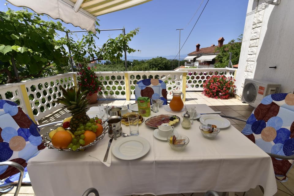 Food and drinks, On site, Food, Breakfast, Continental breakfast, Buffet breakfast