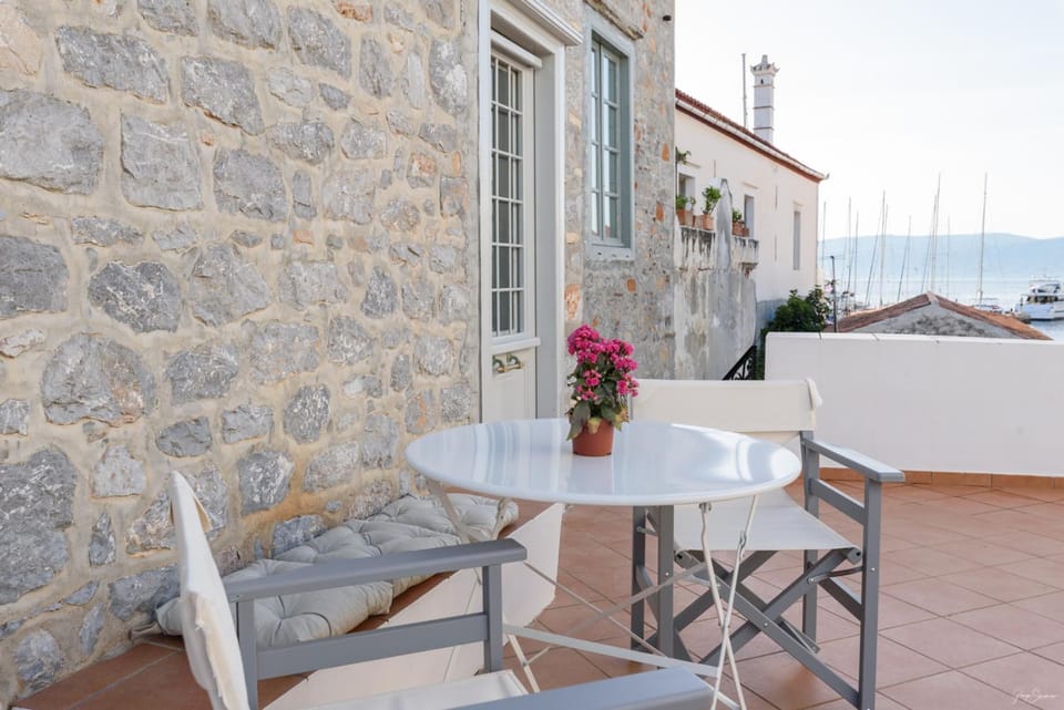 Astraea Apartment in Islands