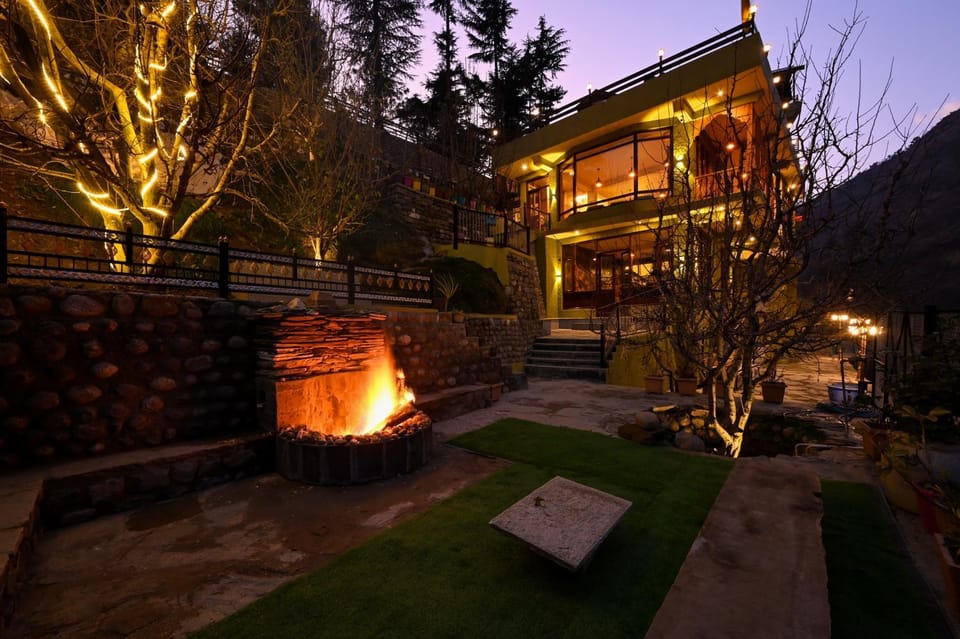 Property building, Garden, Garden view