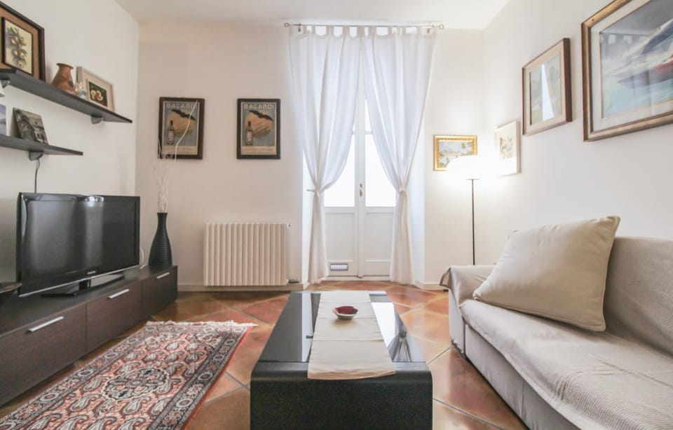 TV and multimedia, Living room, Seating area, internet