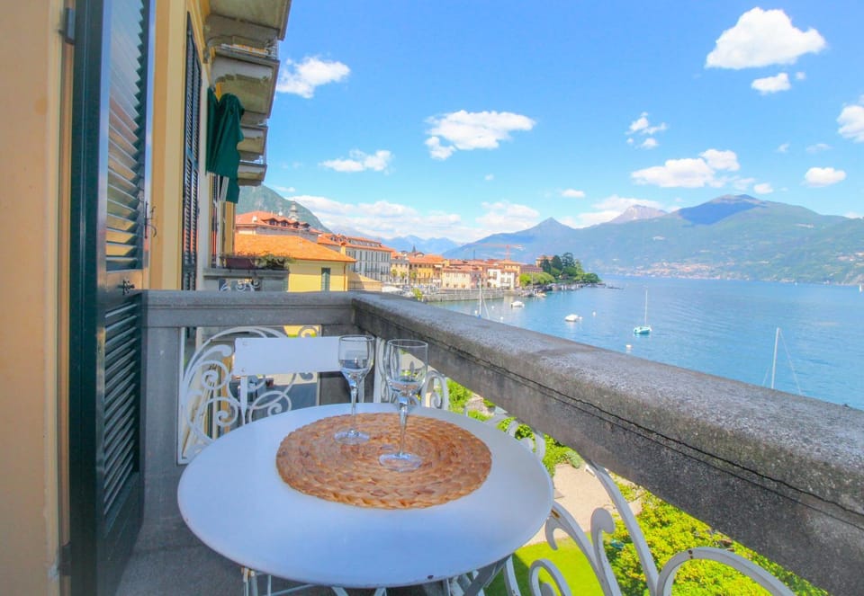 Balcony/Terrace, City view, Garden view, Lake view, Landmark view, Mountain view