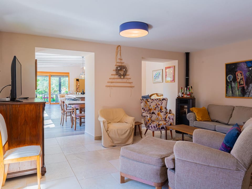 Communal lounge/ TV room, Living room
