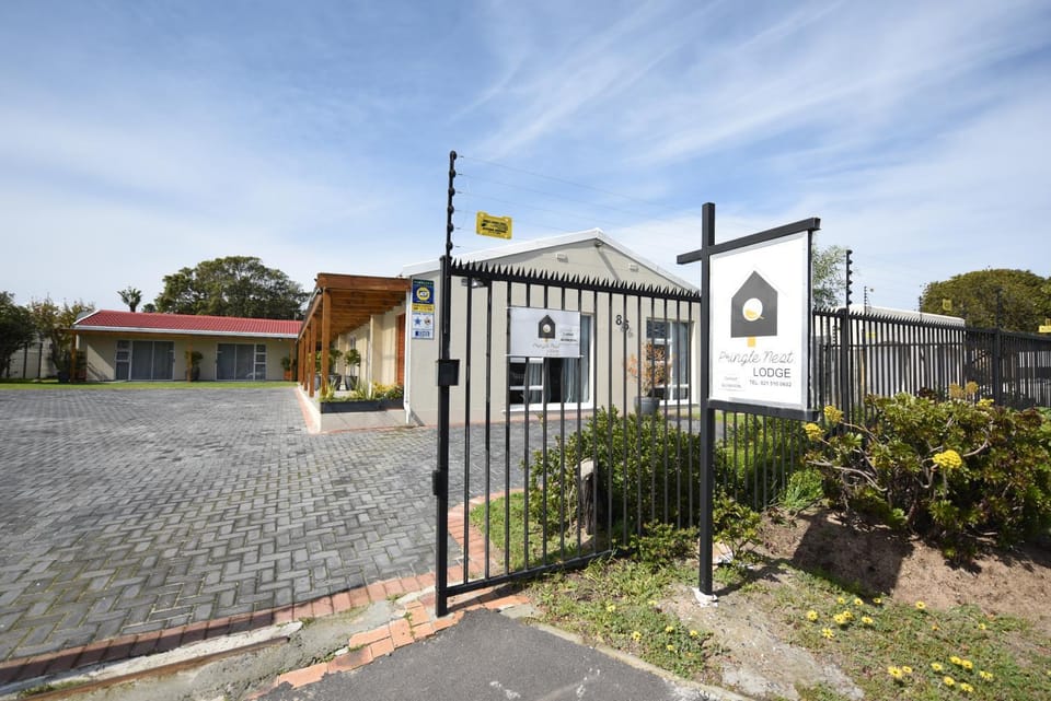 Pringle Nest Bed and Breakfast in Cape Town