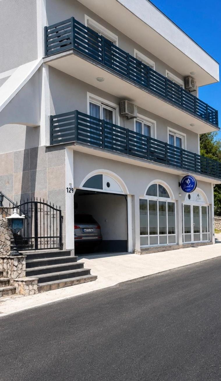 Property building, Garden, View (from property/room), Balcony/Terrace, Balcony/Terrace, Parking