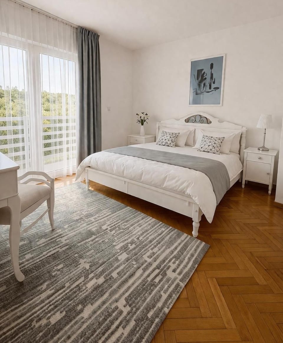 Bed, Photo of the whole room, Bedroom