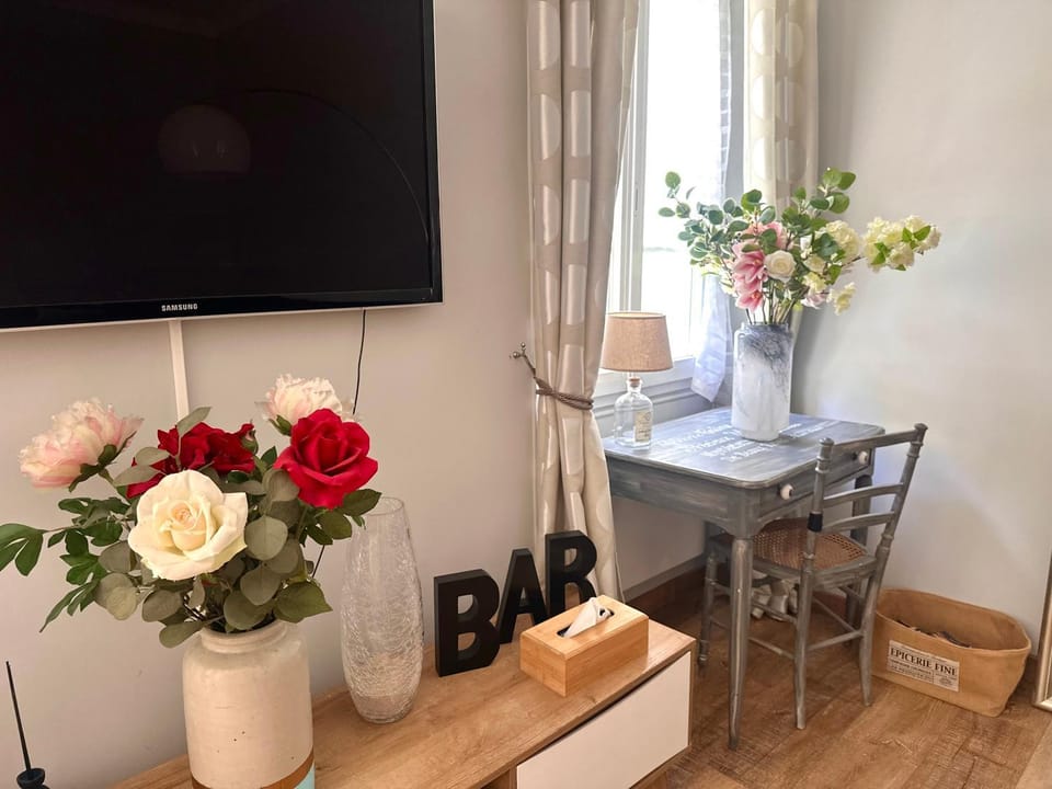 TV and multimedia, Dining area