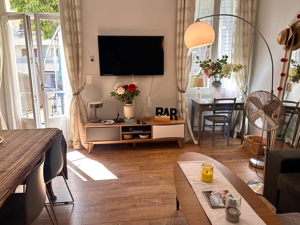 TV and multimedia, Living room, Seating area
