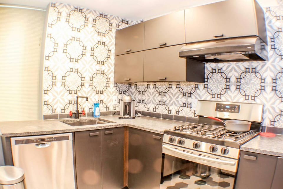 Kitchen or kitchenette, Kitchen or kitchenette