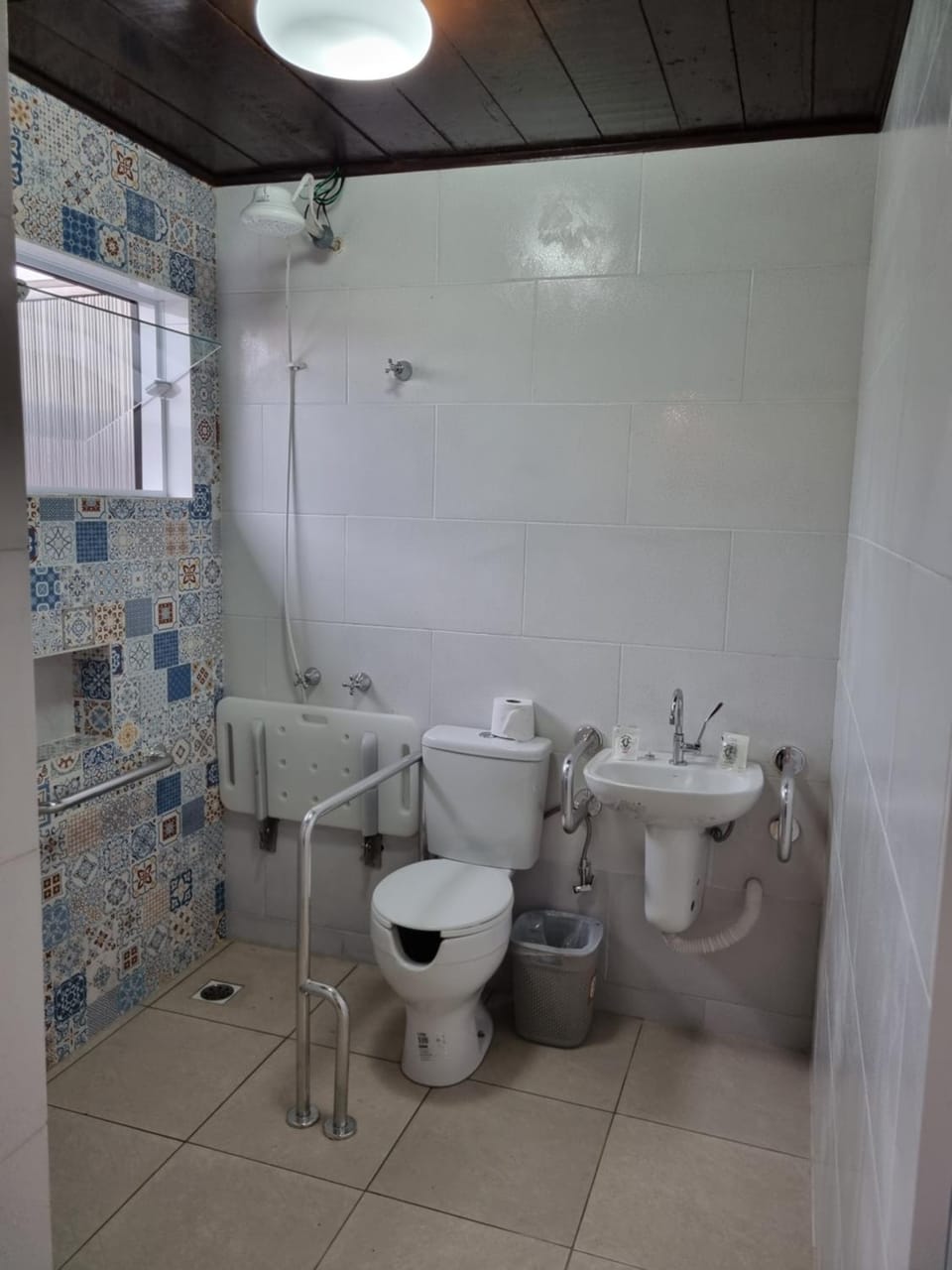 Bathroom, acessibility