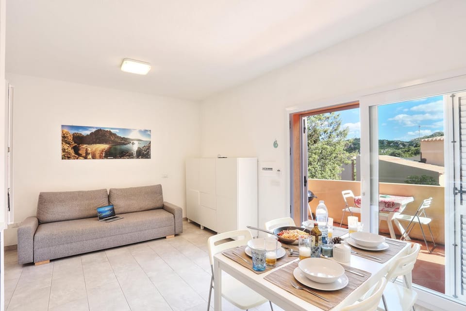 Balcony/Terrace, Kitchen or kitchenette, Living room, Seating area, Dining area