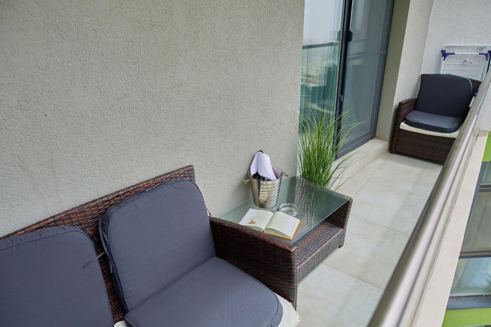 Sea and Pool View apt Spa n Pools beach resort Apartment in Constanța County