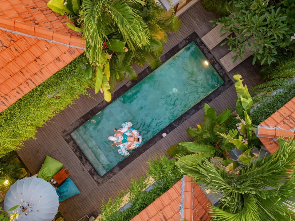Property building, Swimming pool