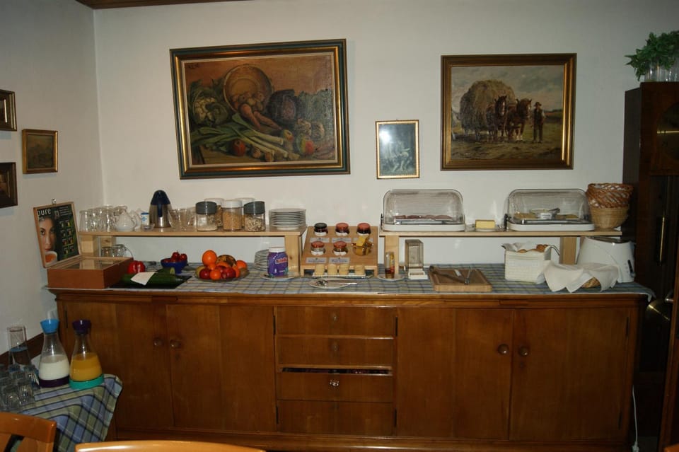 Dining area, Breakfast, Buffet breakfast