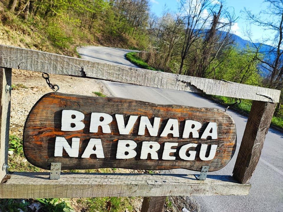 Brvnara na bregu Chalet in Zlatibor District, Serbia