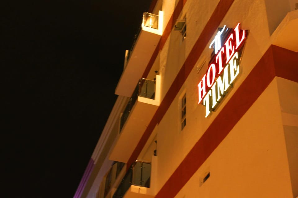 Facade/entrance, View (from property/room), Balcony/Terrace