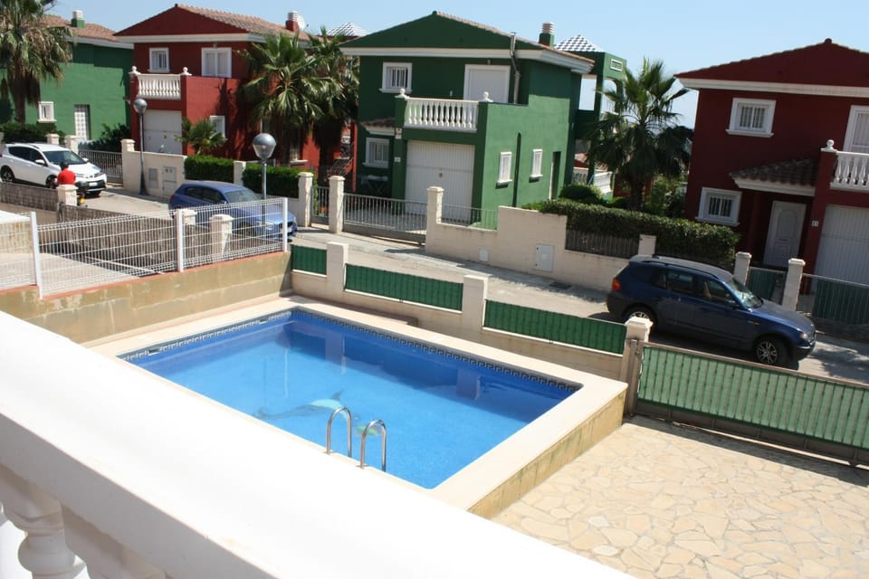 Swimming pool, Swimming pool