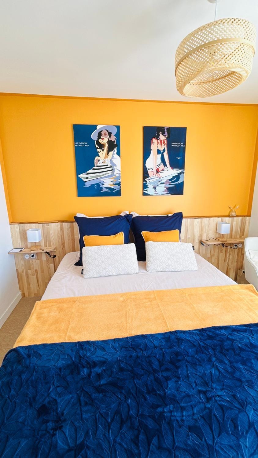 "Lumière du Cap" vue mer B&B à la VILLA PLEIN VENT Bed and Breakfast in Barneville-Carteret