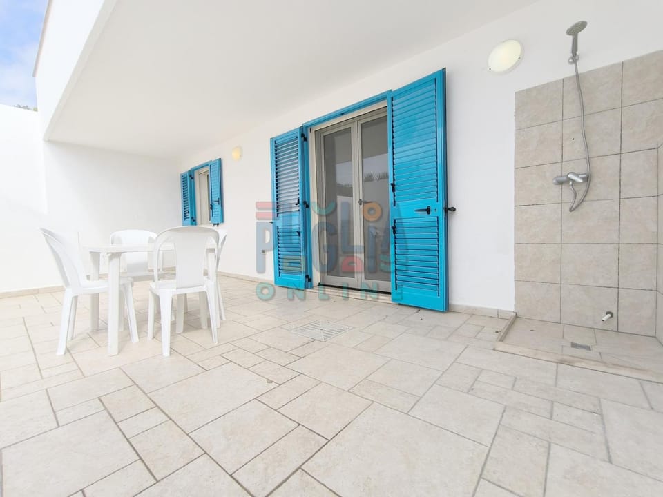 Shower, Patio, Day, View (from property/room), Balcony/Terrace