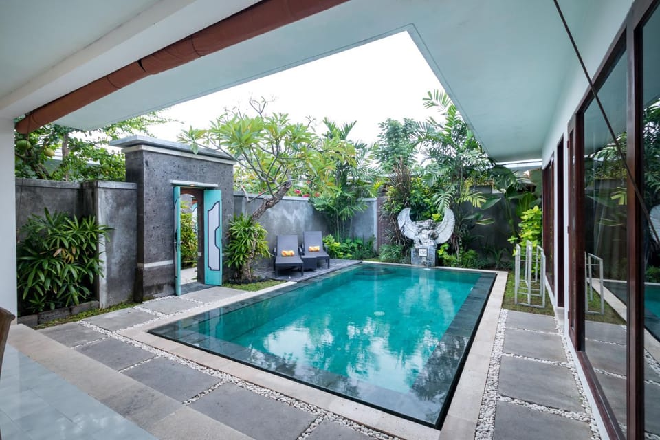 Swimming pool, Swimming pool