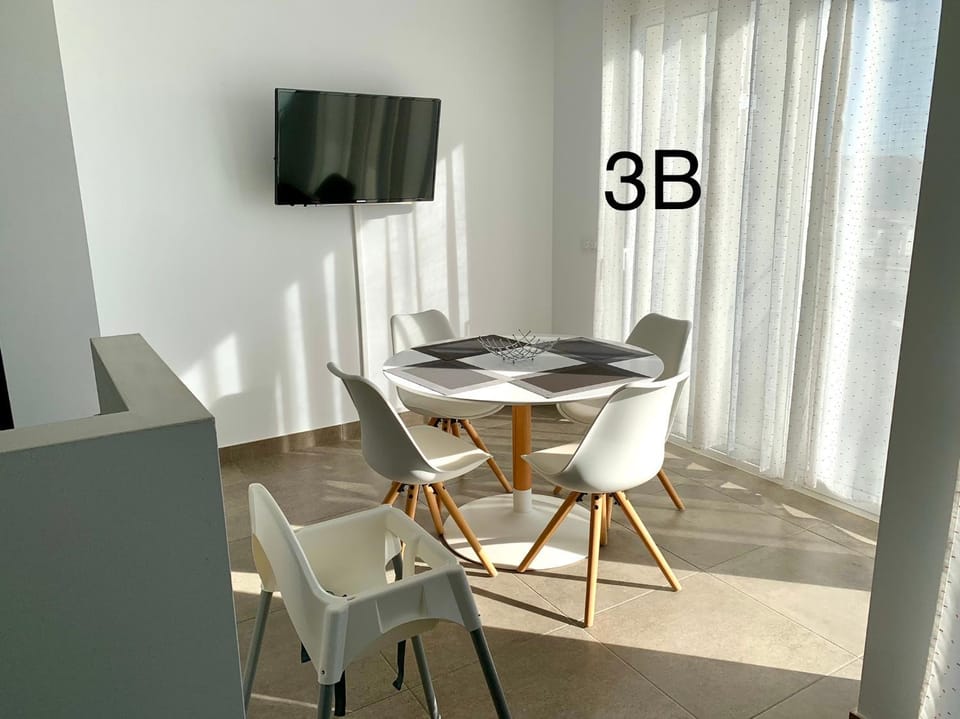 TV and multimedia, Dining area