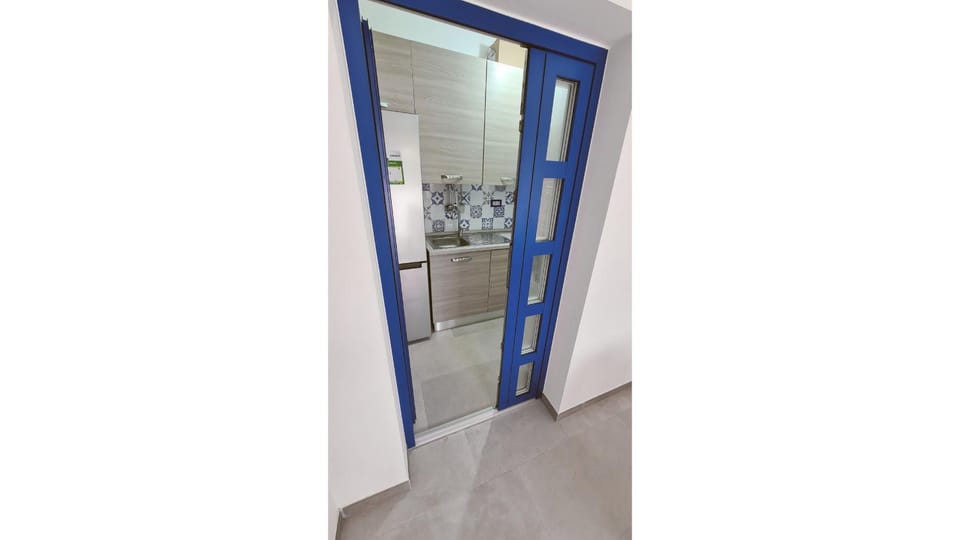 Kitchen or kitchenette, kitchen