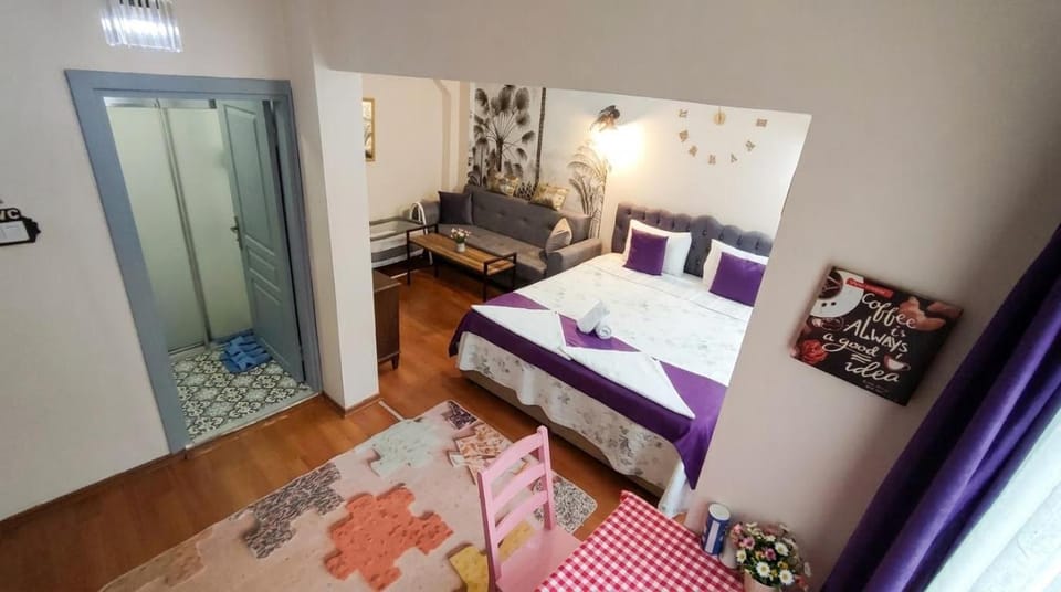 Bed, Photo of the whole room