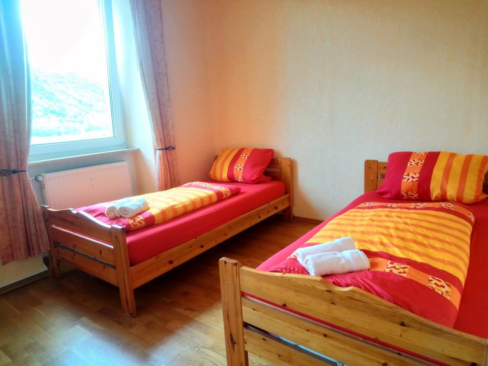 Bed, Photo of the whole room, towels