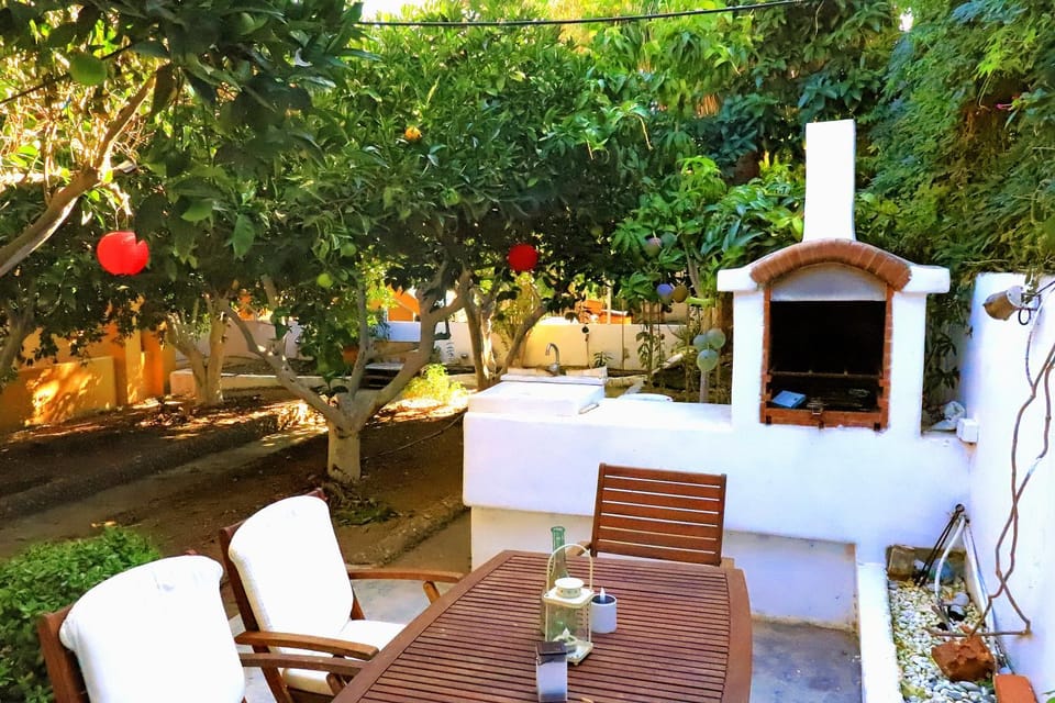 Patio, BBQ facilities