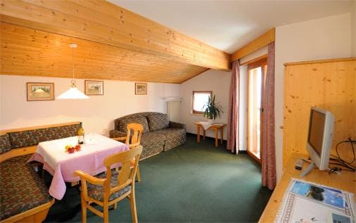 Pension Laurin Bed and Breakfast in Trentino-South Tyrol