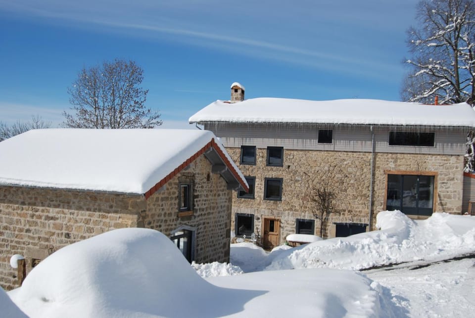 Property building, Facade/entrance, Winter