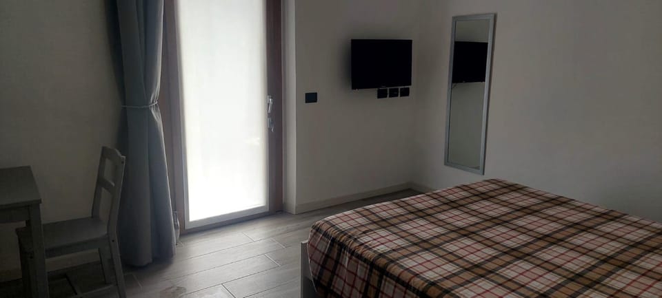 CASA LIBERTY Bed and Breakfast in Mandello del Lario