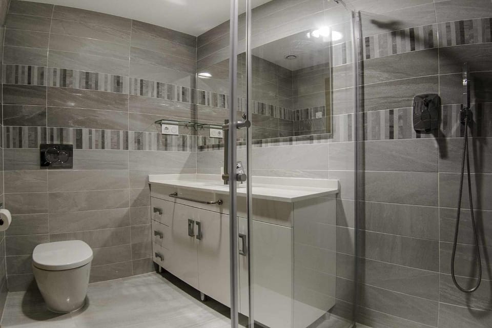 Shower, Toilet, Bathroom