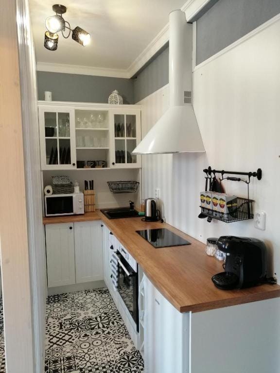 Kitchen or kitchenette, kitchen