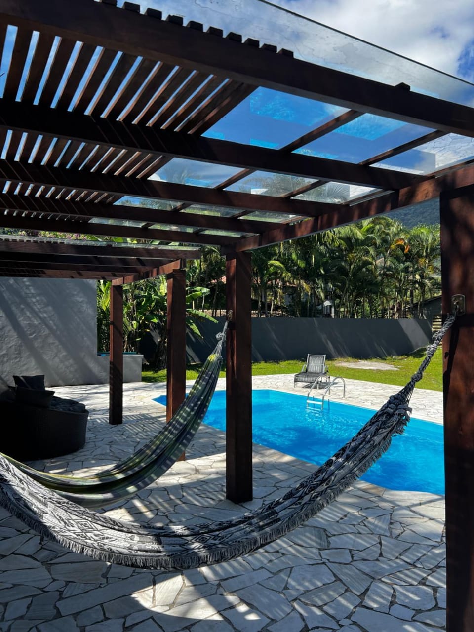 Chalé com Piscina 200m da Praia Maresias Chalet in São Sebastião