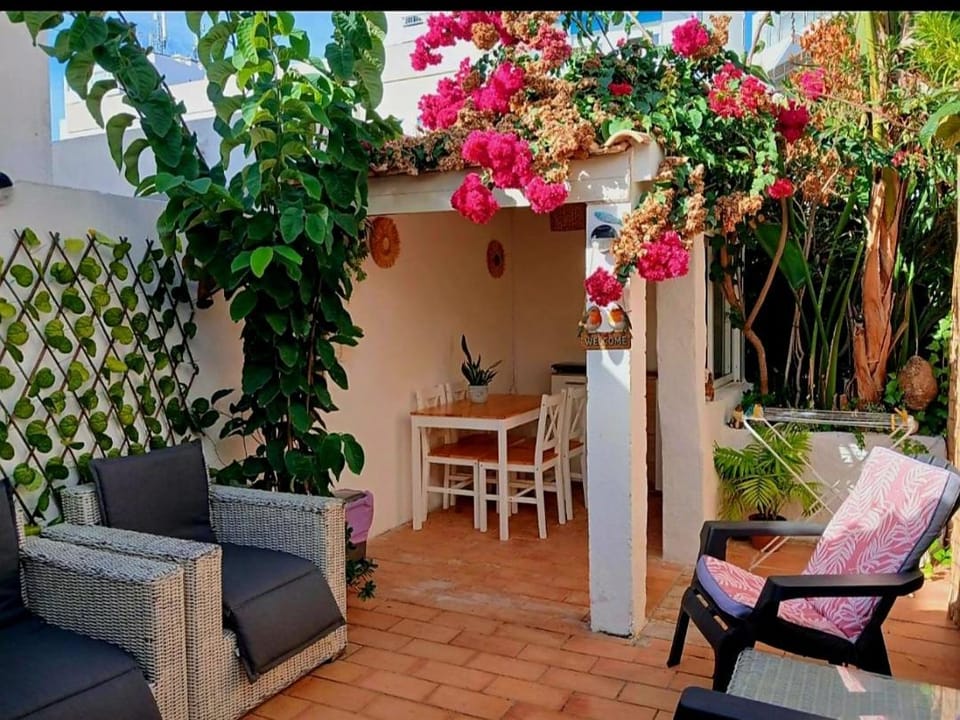 Patio, Garden, Balcony/Terrace, Dining area, Garden view, kitchen