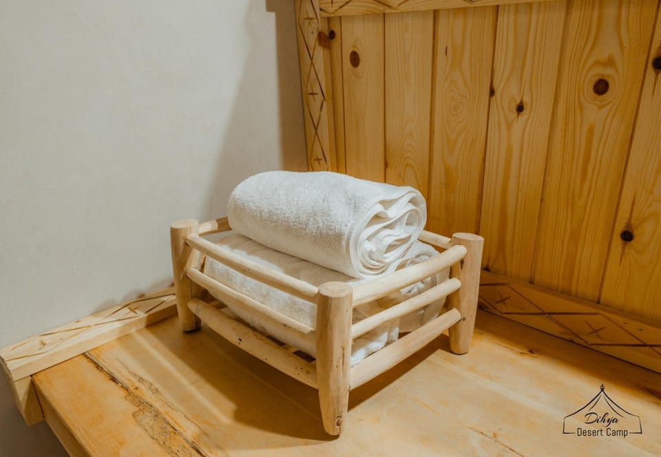 Bedroom, towels