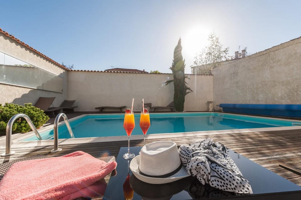 Swimming pool, Sunrise