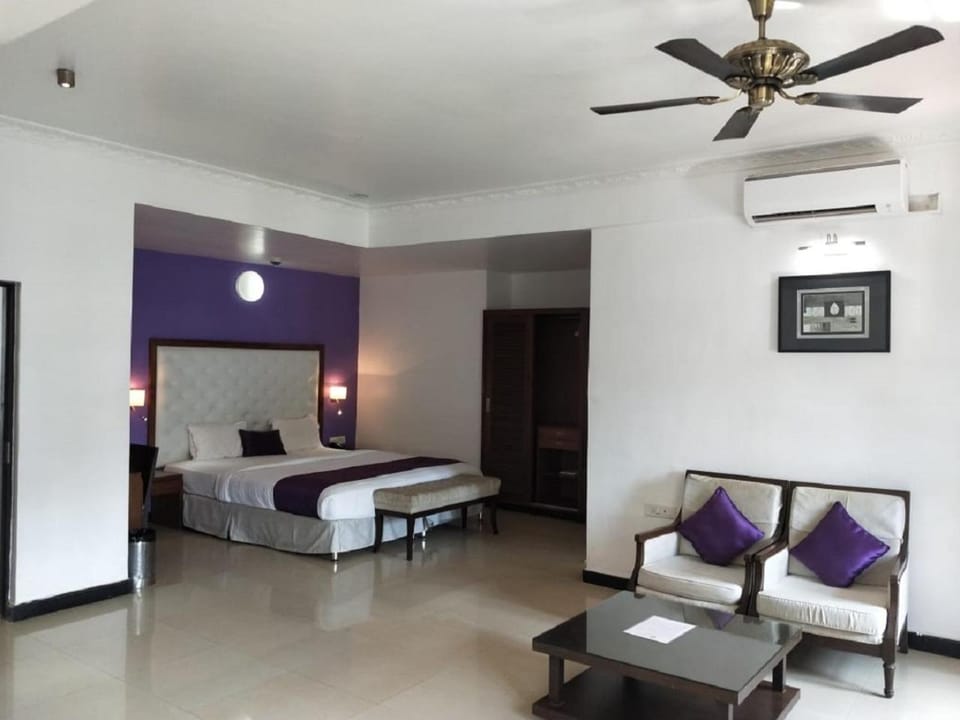 Photo of the whole room, Seating area, Bedroom, air conditioner