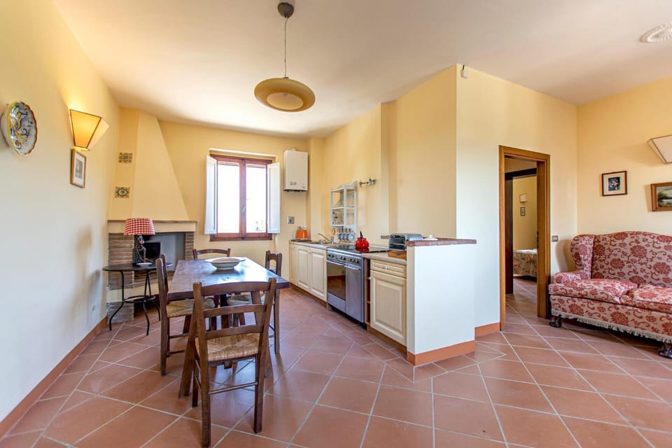 Kitchen or kitchenette, Living room, Seating area, Dining area, stove