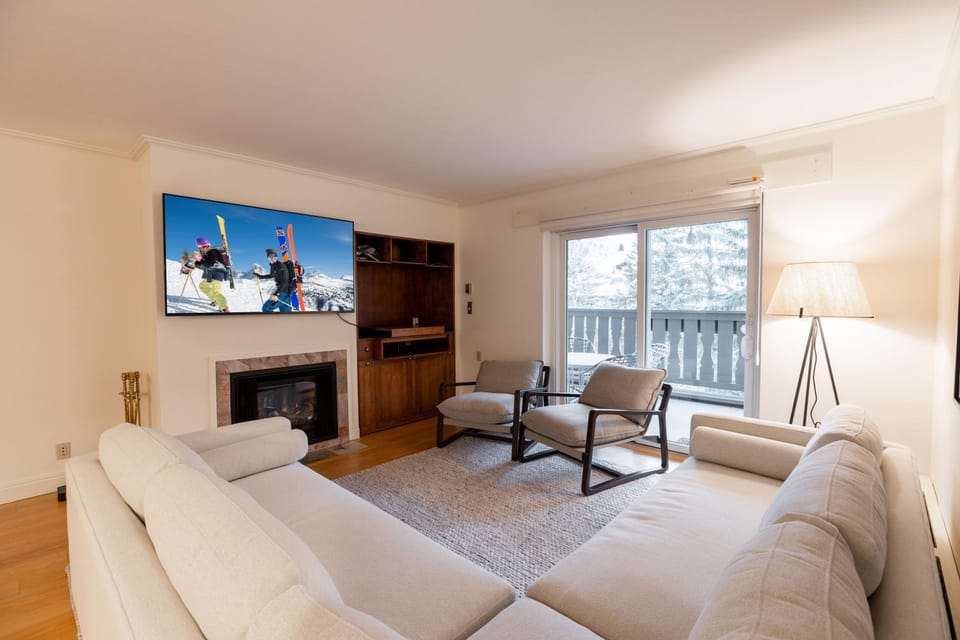 9 Vail Road Vail Village 2 to 4 Bedrooms by Vail Realty Apartment in Vail