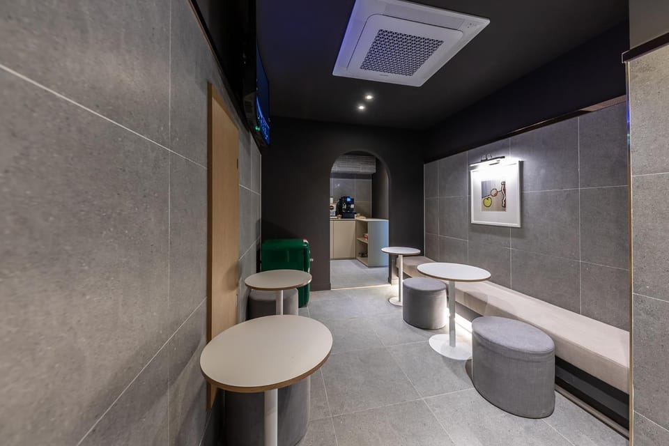 Lounge or bar