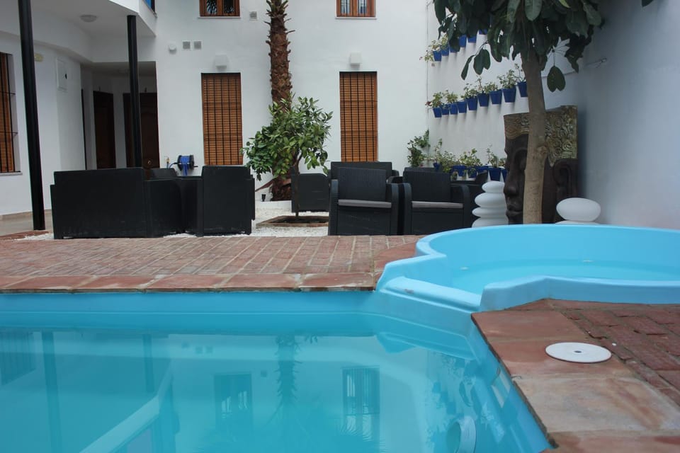 Patio, Hot Tub, Swimming pool