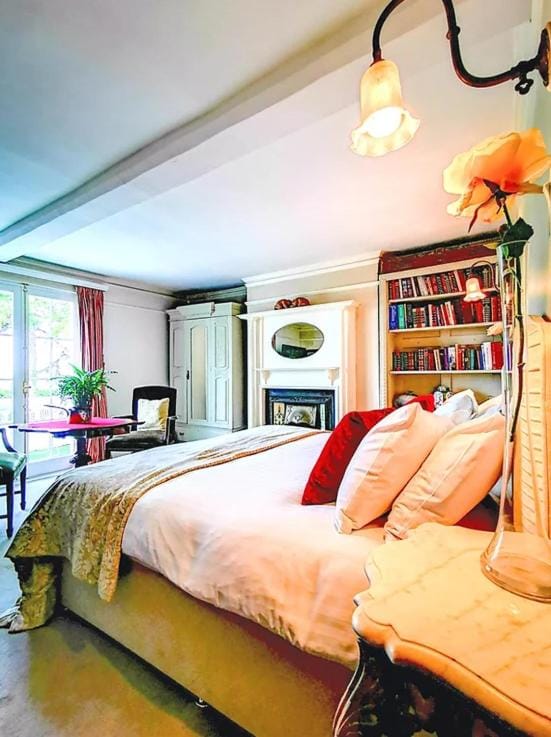 Cedar House Boutique B&B Bed and Breakfast in Christchurch