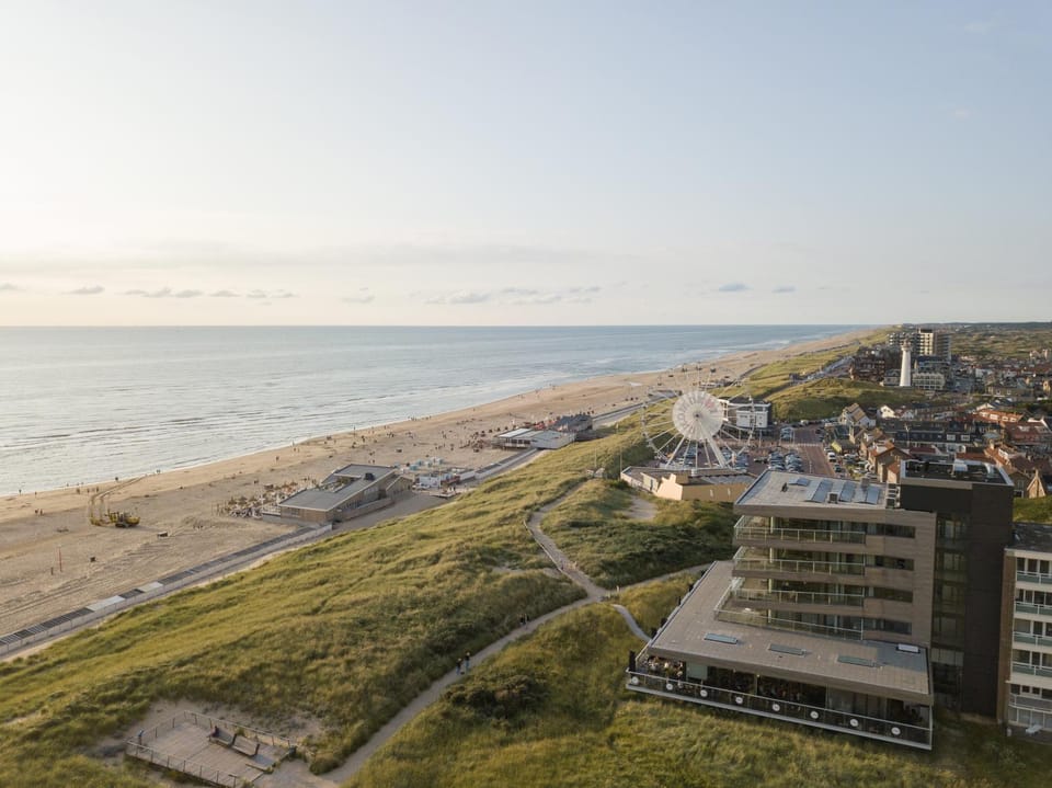 Property building, Bird's eye view, View (from property/room), Sea view
