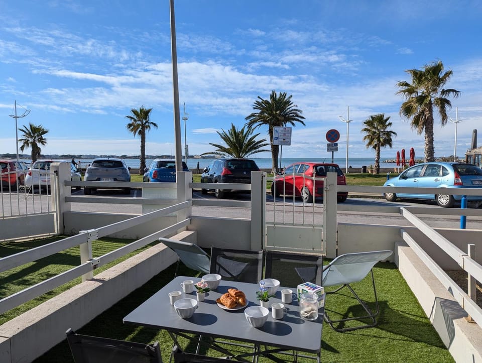Natural landscape, View (from property/room), Food and drinks, Food, Sea view